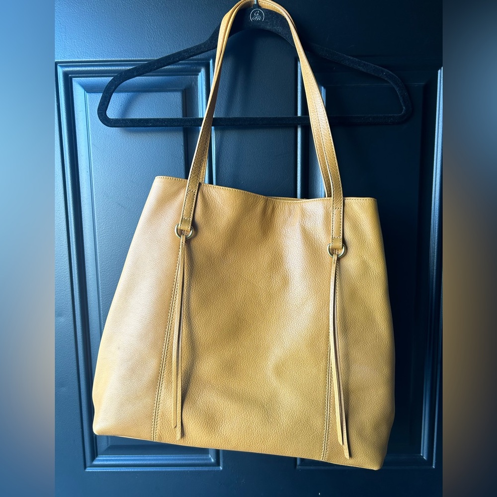 HOBO Kingston Tote / Great Condition / Butterscotch